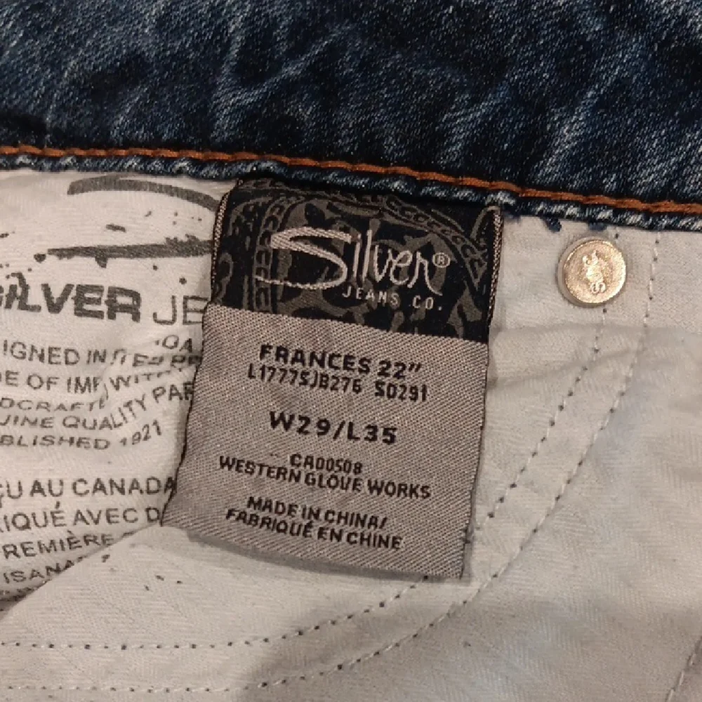 Silver Jeans Bootcut Distressed Blue Jeans - Picture 3 of 5